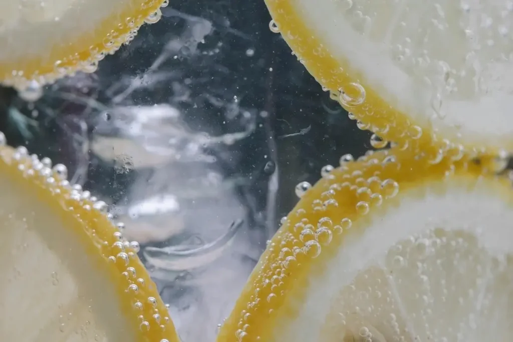 Świeże cytryny jako symbol naturalnego oczyszczania organizmu